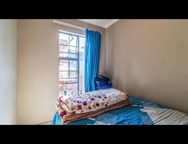 2 BEDROOM HOUSE FOR SALE IN SOUTH HILLS